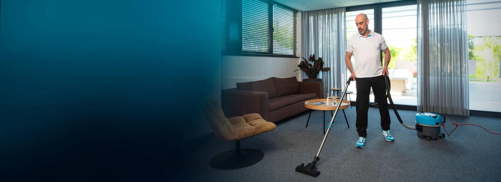 i vac 6 vacuum cleaner cleaning the office space