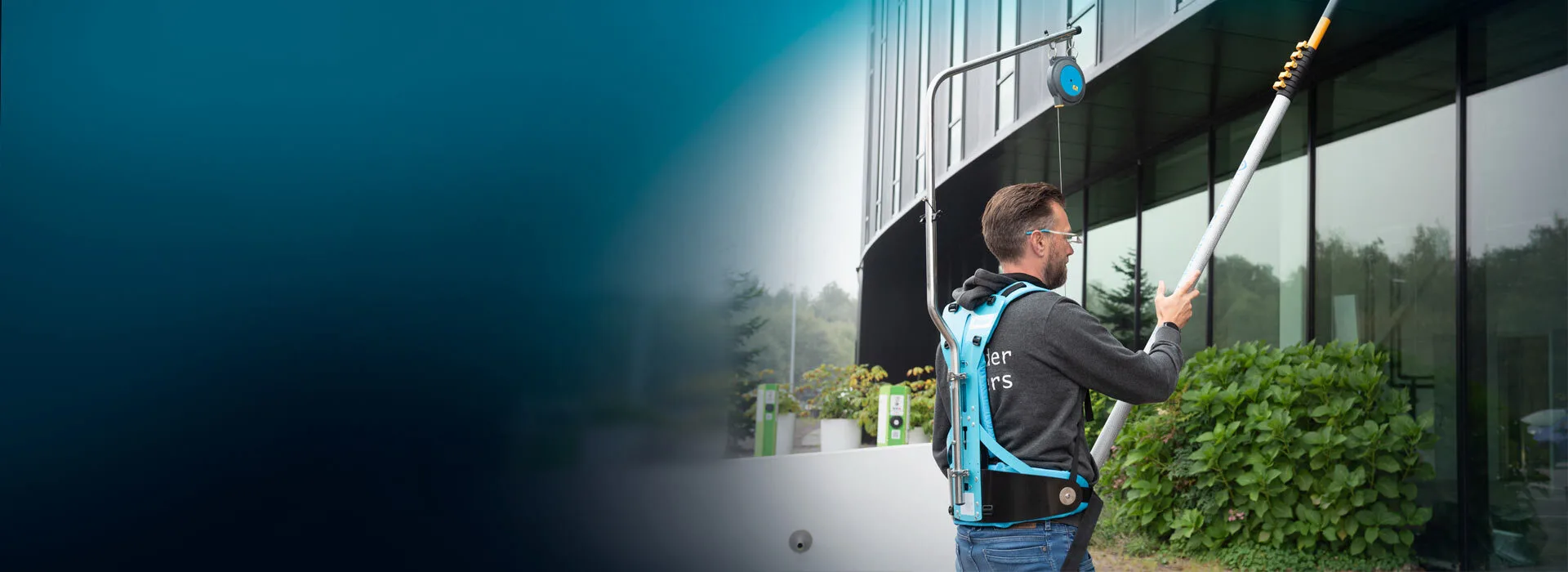 i suit window cleaning equipment